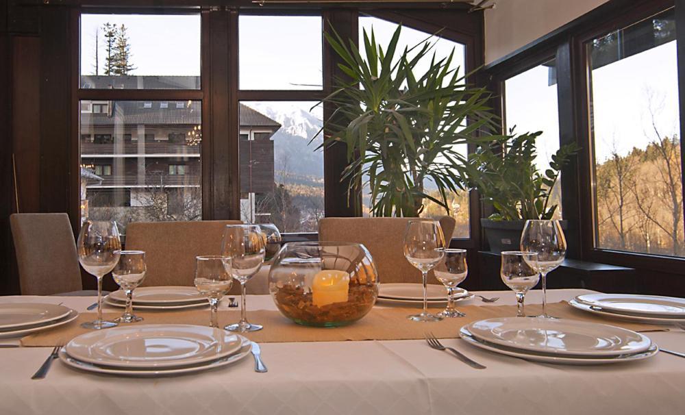 Hotel Regina Sinaia Buitenkant foto