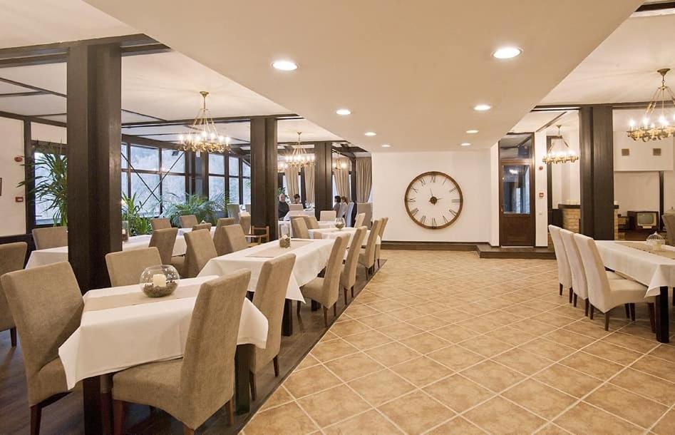 Hotel Regina Sinaia Buitenkant foto
